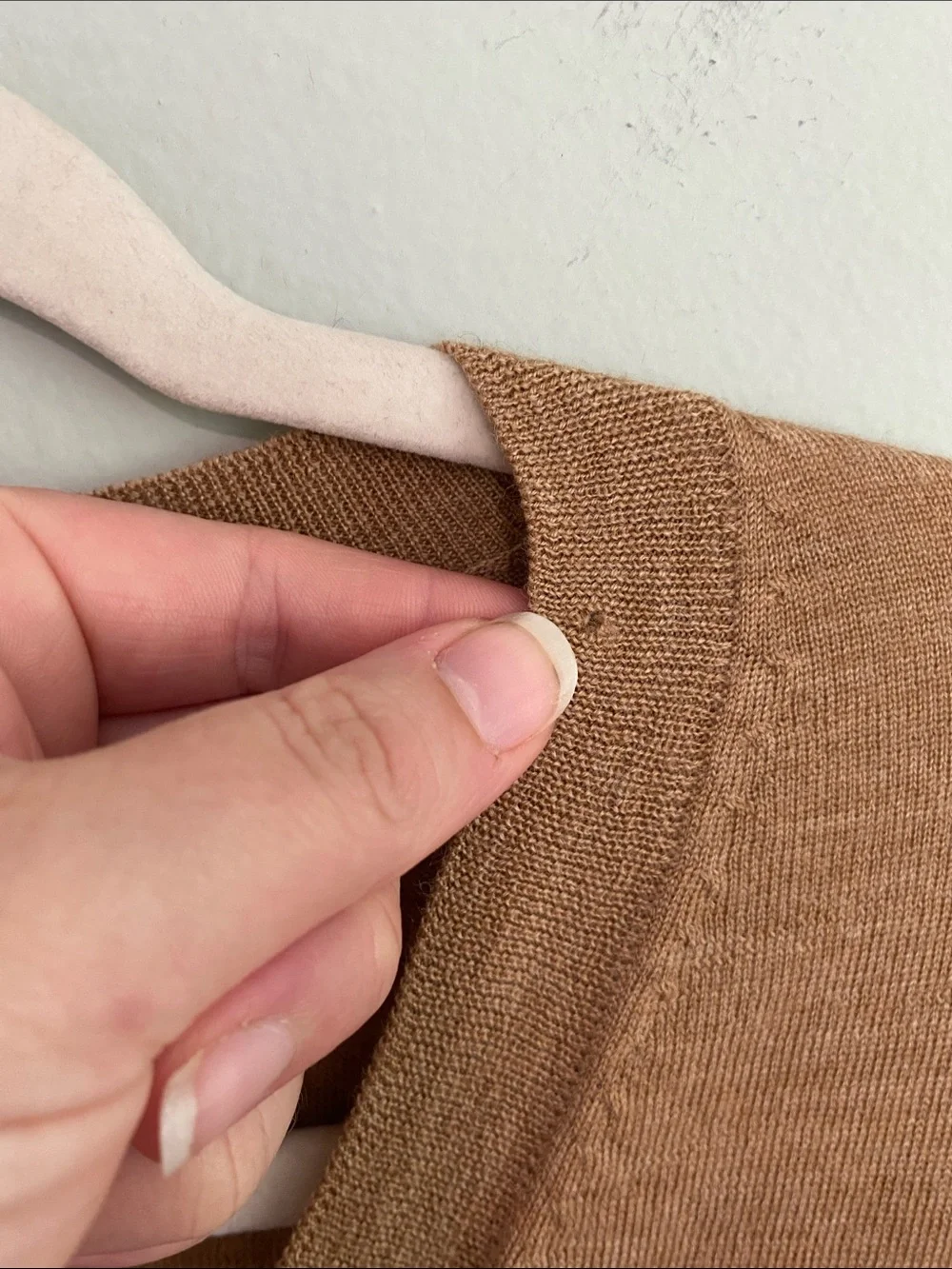 J. Crew Women's V-Neck Sweater in Camel Tan Size XS 100% Merino Wool